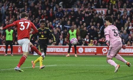 Lance de Nottingham Forest 2 x 2 Manhcester United, pela Premier League 2025/2026
