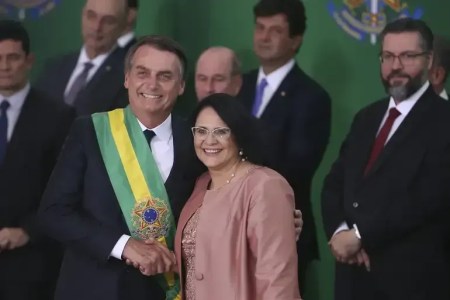 Jair Bolsonaro e Damares Alves