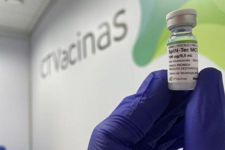Vacina contra covid-19 100% brasileira deve ficar disponível em 2028