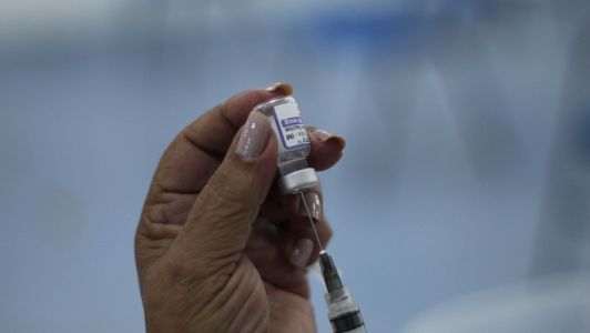 Justiça condena pais que não vacinaram os filhos contra Covid em até R$ 8,4 mil | CNN Brasil