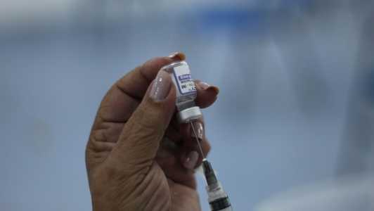 Justiça condena pais que não vacinaram os filhos contra Covid em até R$ 8,4 mil | CNN Brasil