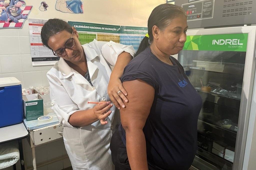 Dourados (MS) é a primeira cidade brasileira a aplicar a vacina da dengue