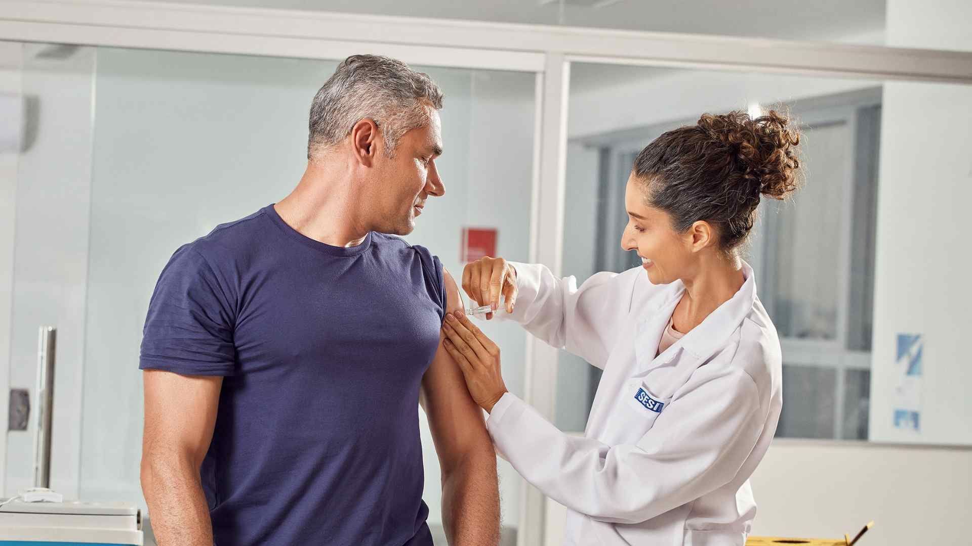 Vacinação nas empresas: saiba como iniciativa pode salvar vidas