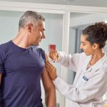 Vacinação nas empresas: saiba como iniciativa pode salvar vidas