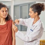 Vacinação nas empresas: 'Estratégia que gera engajamento', diz especialista