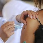 'Vacinação é estratégia de saúde coletiva e não individual’, diz infectologista ao criticar fala de Zema