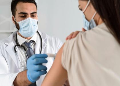 Hesitação vacinal refere-se ao atraso ou à recusa em aceitar vacinas