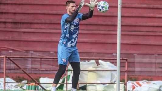 Vagner, goleiro do Náutico, é um dos destaques da equipe