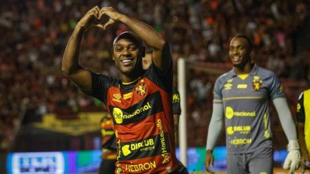 Vagner Love, atacante do Sport