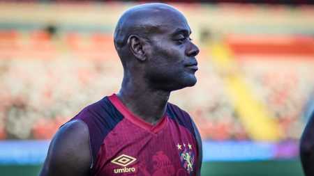 Vagner Love, atacante do Sport