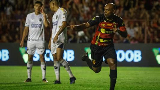 Vagner Love é o artilheiro da Série B com cinco gols