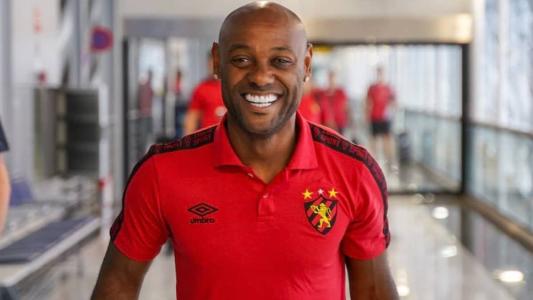 Vagner Love está confirmdo no ataque do Sport