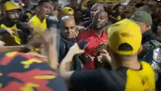 Vagner Love foi xingado por torcedores