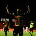 Vagner Love decide, Sport vence o Vila Nova e retorna ao G4 da Série B