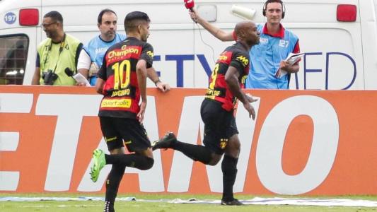 Vagner Love marcou o primeiro gol na final deste sábado contra o Retrô
