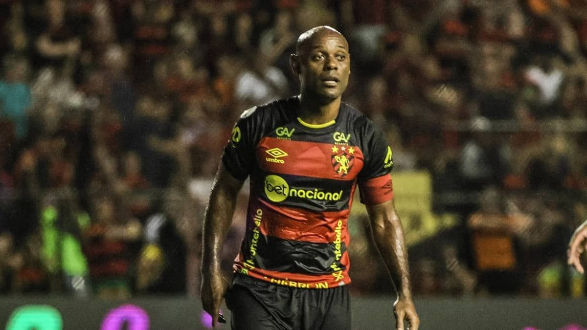 Enderson Moreira valoriza Vagner Love e exalta torcida do Sport: 'Fantástica'