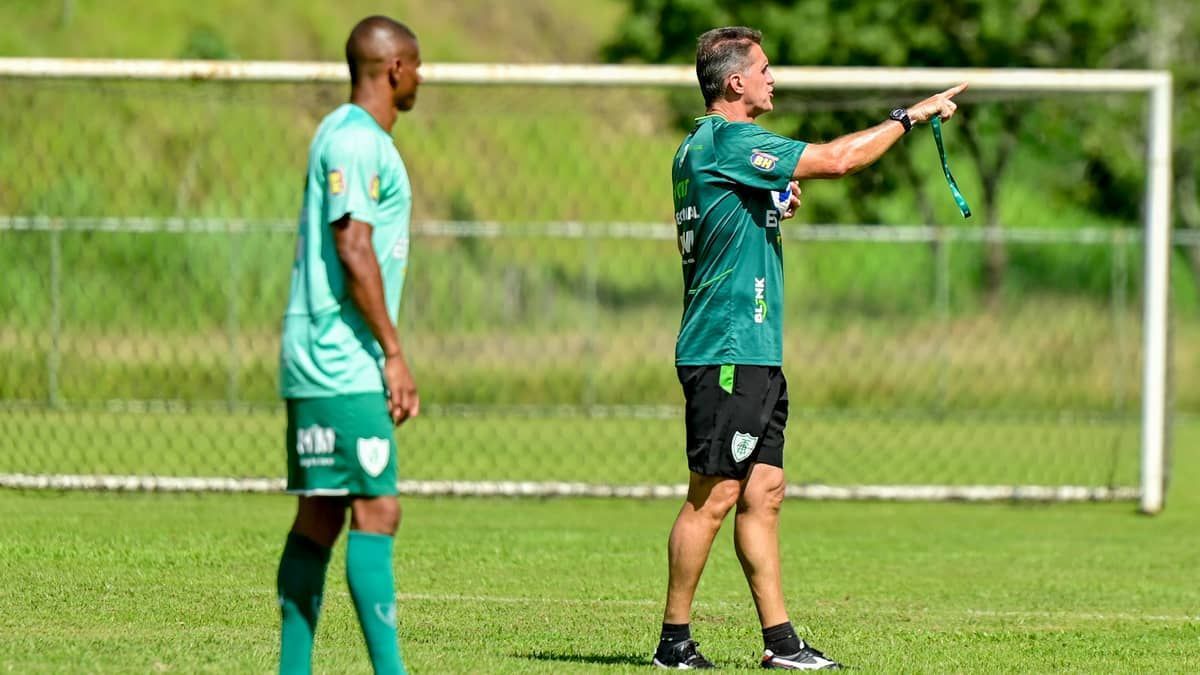 Veja a escalação do América para enfrentar o Nova Iguaçu na Copa do Brasil