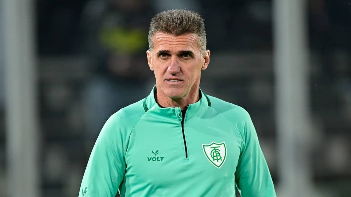Mancini escala América com novidades para enfrentar Bragantino pela Sul-Americana