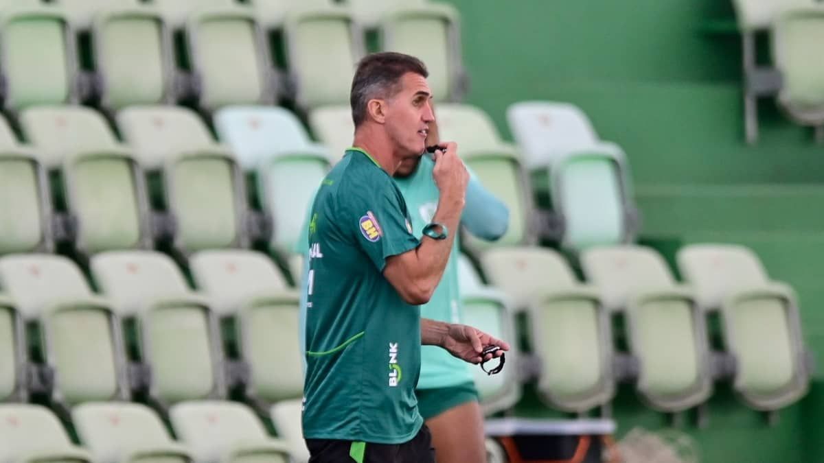 América divulga relacionados para estreia na Sul-Americana sem três titulares