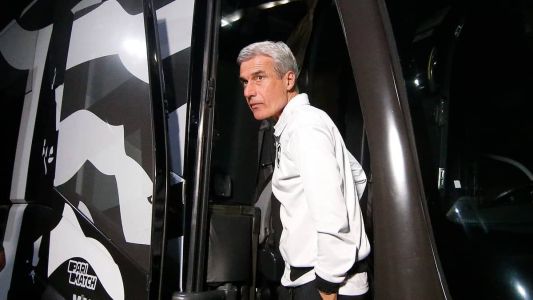Vai ou fica? Luís Castro tem oferta para deixar o Botafogo e assumir o Al Nassr, da Arábia Saudita