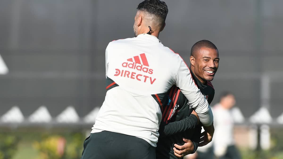 Com oferta do Flamengo por De La Cruz, River Plate decide vida na Libertadores