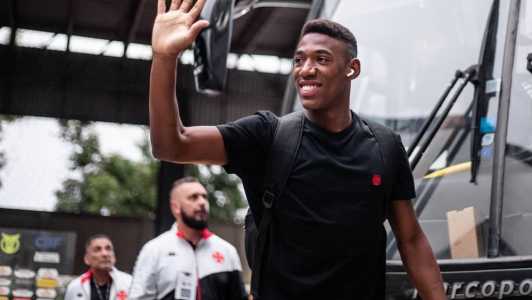 Vaiado, Léo deve perder a vaga de titular no Vasco