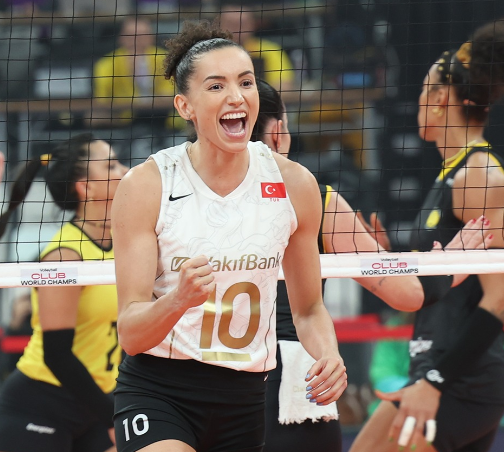 Vakifbank, de Gabi, atropela o Praia Clube no Mundial de Clubes