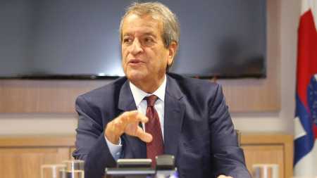 Valdemar Costa Neto quer evitar crise no PL após foto de deputado 'fazendo o L'