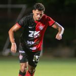 Após vice estadual, Vitória libera dois meias para deixar o clube