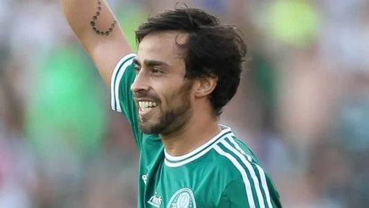 Valdívia é liberado de clínica psiquiátrica após crise nervosa