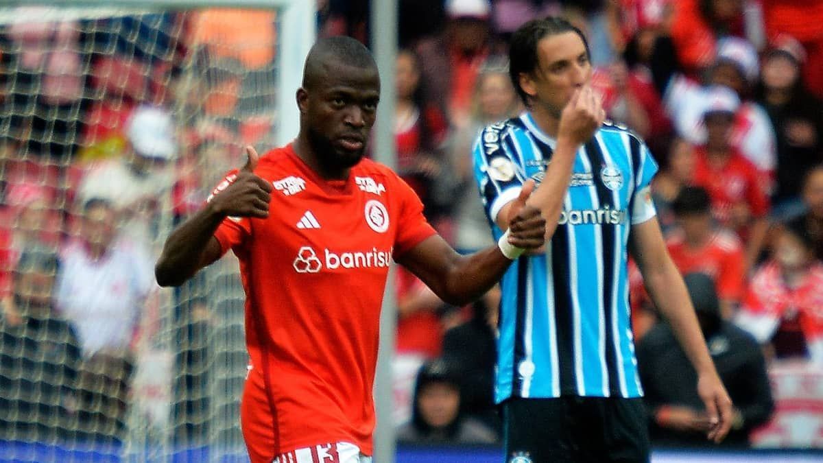 Inter supera queda na Libertadores, vence Grêmio e se distancia do Z4 do Brasileiro