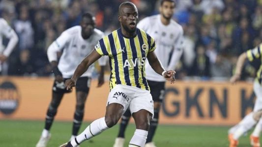 Valência está próximo do término do contrato no Fenerbahçe