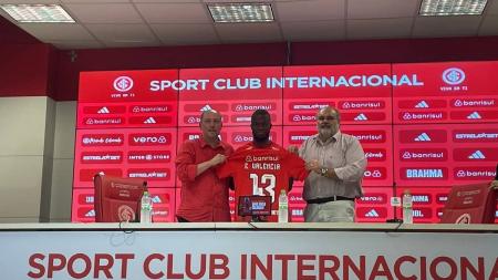Valencia vestirá a camisa 13 no Colorado