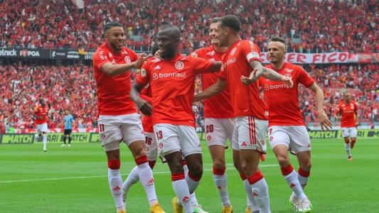 Valencia, Wanderson e Alan Patrick marcaram os gols da vitória colorada
