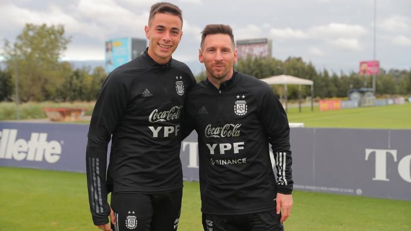 Torcedores do Cruzeiro 'invadem' redes de Valentín Gómez e fazem pedido