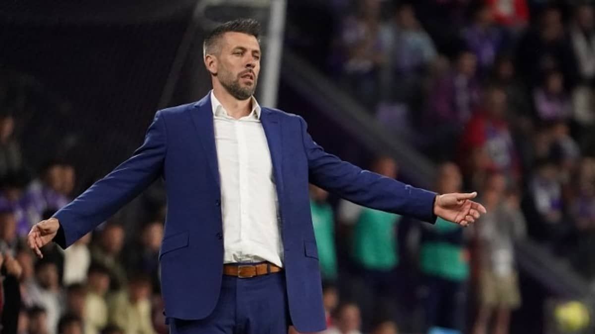 Valladolid, de Ronaldo e Pezzolano, empata e é rebaixado no Espanhol