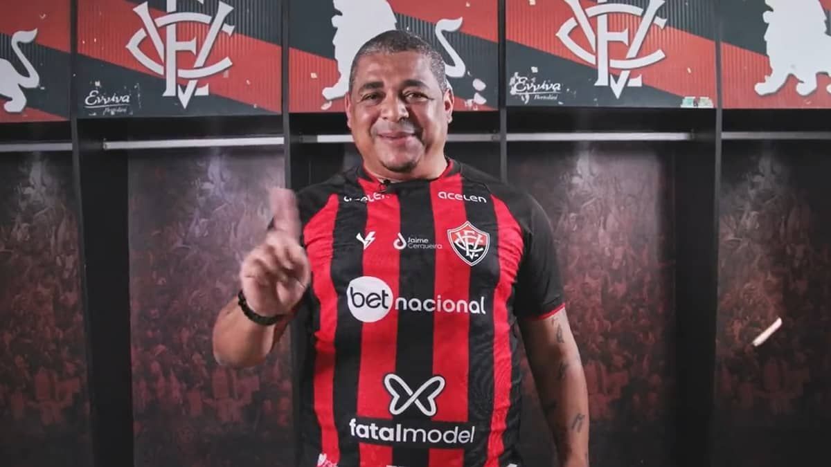 Vitória aumenta espaço e estende contrato com site de acompanhantes