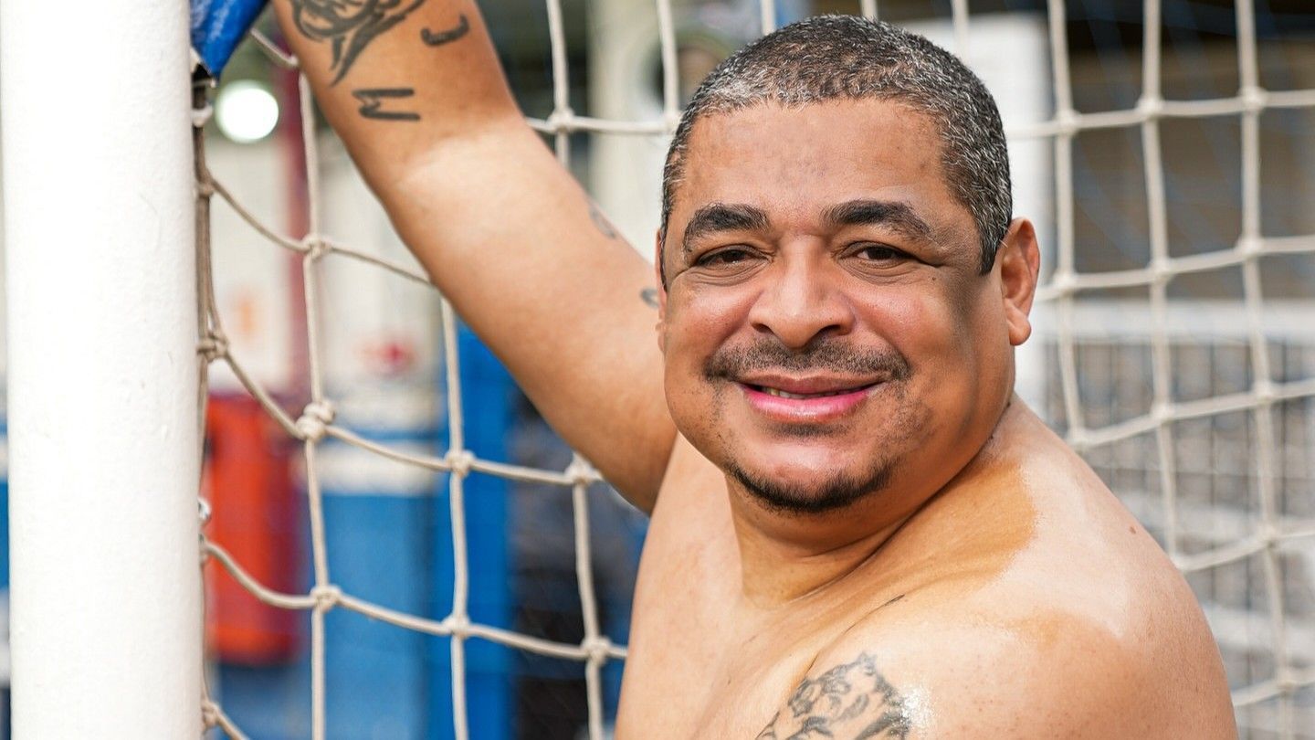 'Vampetaço 2.0': ex-jogador vai às redes e promete novo ensaio sensual