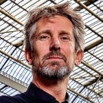 Esposa atualiza quadro de ícone da Seleção Holandesa internado em UTI