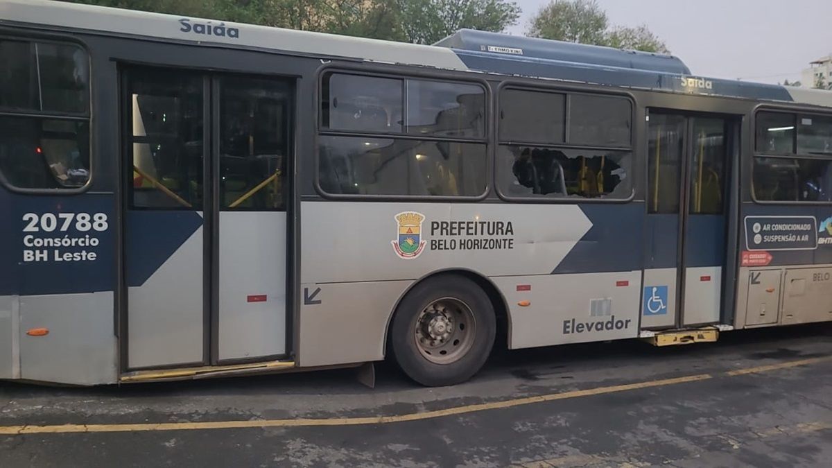 Denuncie: vandalismo em ônibus não é brincadeira de Carnaval