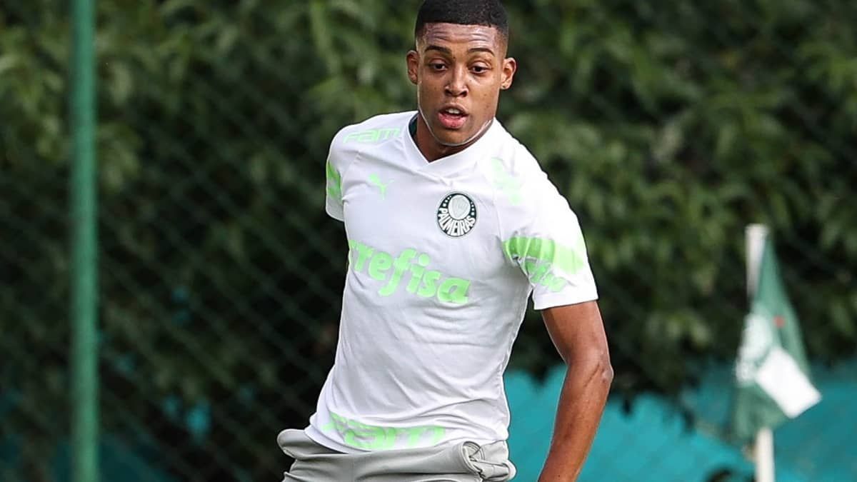 Vanderlan se prepara para possível chance como titular no Palmeiras