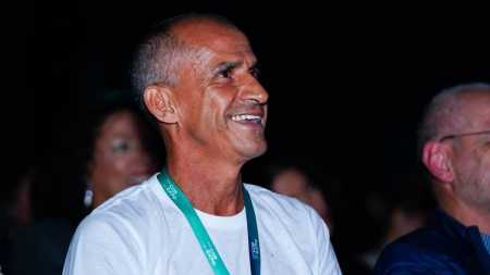 Vanderlei Cordeiro de Lima durante première do documentário