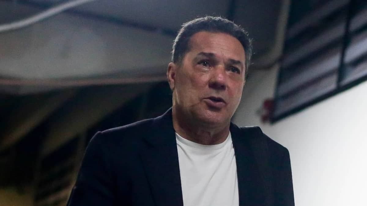 Corinthians: Luxemburgo faz analogia com banheiros ao abordar atitude do time