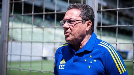 Vanderlei Luxemburgo durante a terceira passagem pelo Cruzeiro, em 2021