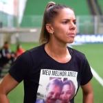 Técnica do Atlético usa camisa em homenagem ao pai na final do Mineiro Feminino