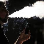 Cigarro eletrônico pode aumentar risco de pré-diabetes e levar ao tabagismo, diz estudo