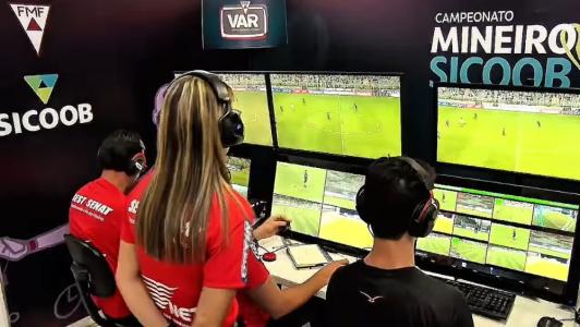 VAR analisou pênalti para o América contra o North