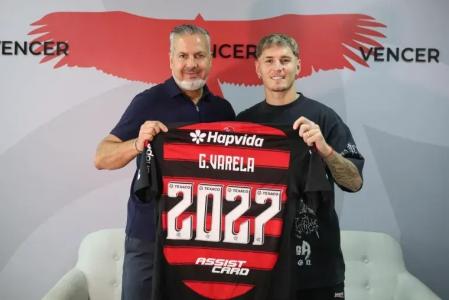 Varela e José Boto celebram renovação do contrato do lateral-direito até dezembro de 2027