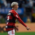 De volta da Seleção, Varela já treina no Flamengo de olho na final