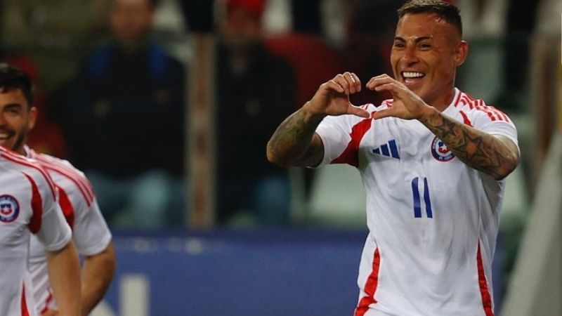 Vargas, do Atlético, é titular no Chile e marca em goleada sobre a Albânia